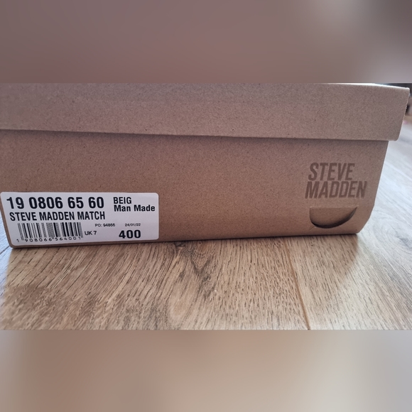 Steve Madden beige shoes - Picture 6 of 6